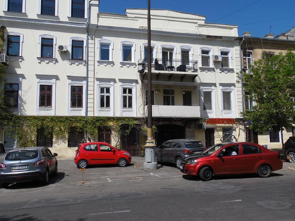 Vintazhnaya Apartment Odessa Exterior photo