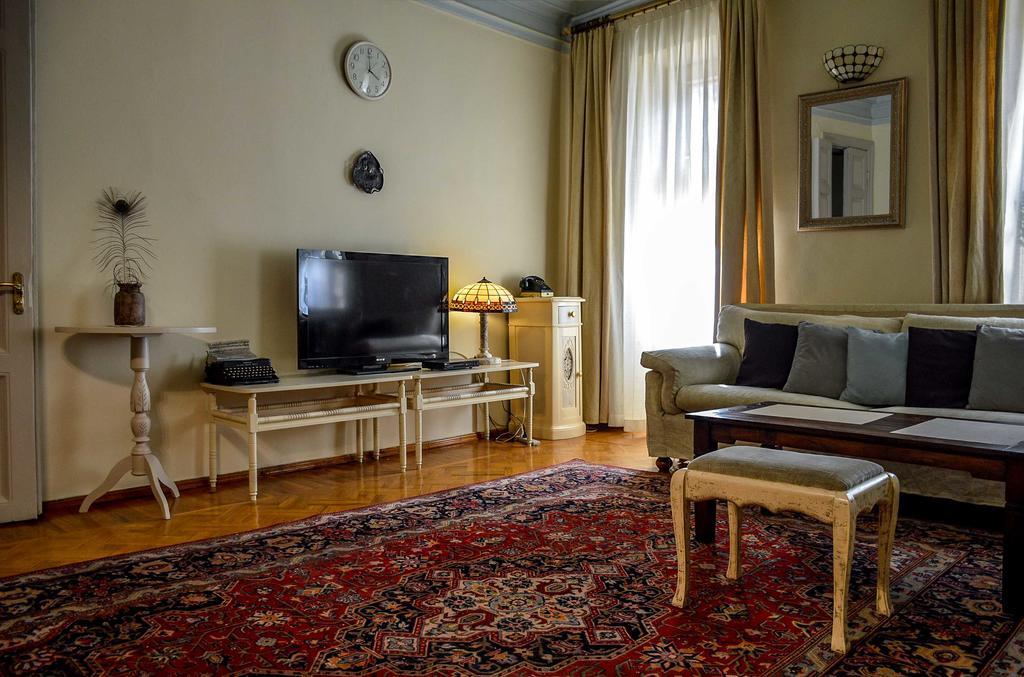 Vintazhnaya Apartment Odessa Exterior photo