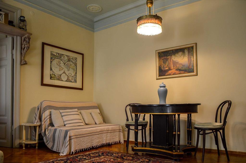 Vintazhnaya Apartment Odessa Exterior photo